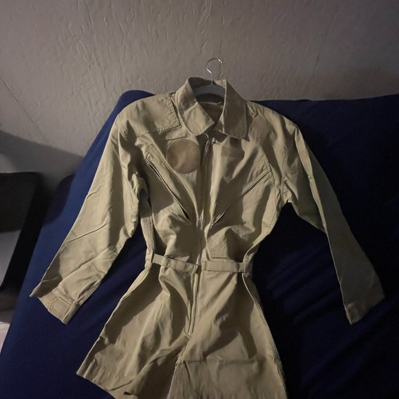 Good American Pants - NEW-Khakis Long sleeve Romper-Waist adjuster-Zippers and pockets- Size L 12-14
